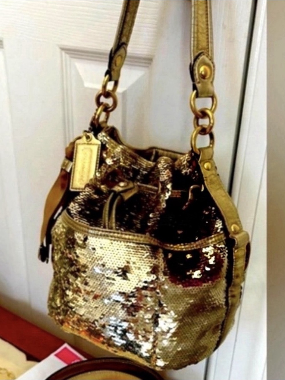🦄❤️Coach Gold Sequin Poppy Drawstring Bucket Bag RARE